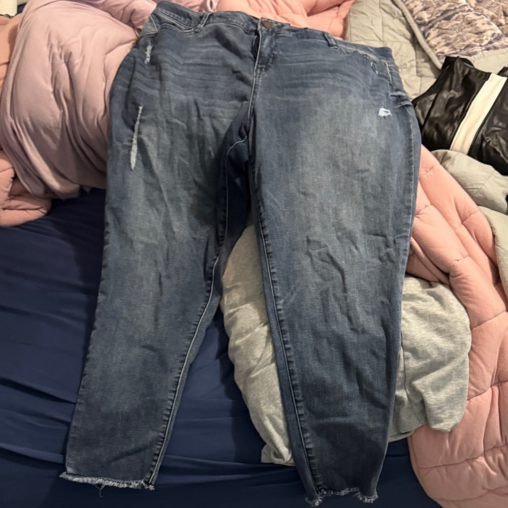 Wit & Wisdom Distressed Boyfriend Jeans in Faded Blue